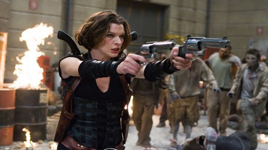 Milla Jovovich som Alice 